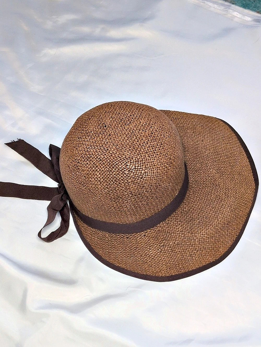 Wide Brim Hat in Brown Like New